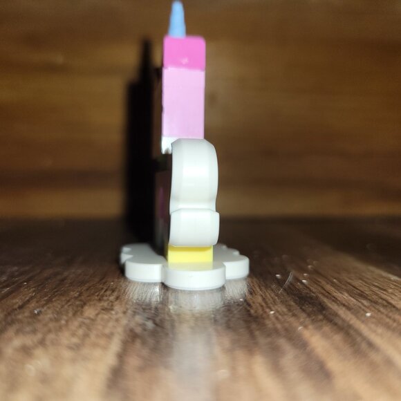 Lego The Lego Movie 2 Minifigure Series 71023 Unikitty - Picture 3 of 9